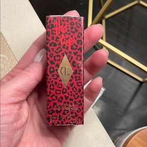 Charlotte Tilbury Hot Lips Matte Revolution Patsy Red